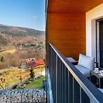 Wonder - Z Widokiem Na Panorame Gor Izerskich