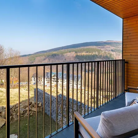 Wonder - Z Widokiem Na Panorame Gor Izerskich