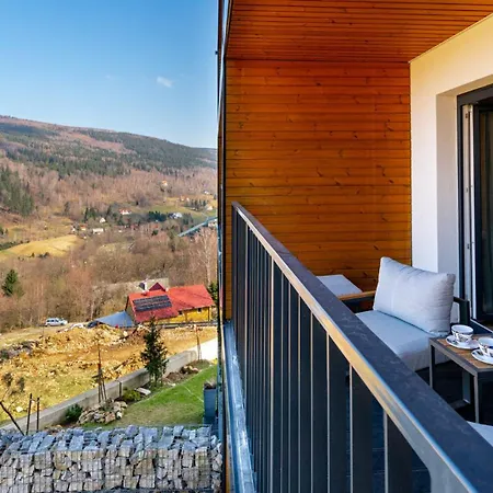 Wonder - Z Widokiem Na Panorame Gor Izerskich